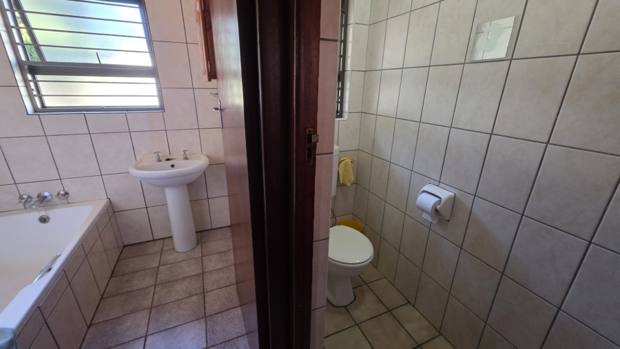 4 Bedroom Property for Sale in Heiderand Western Cape